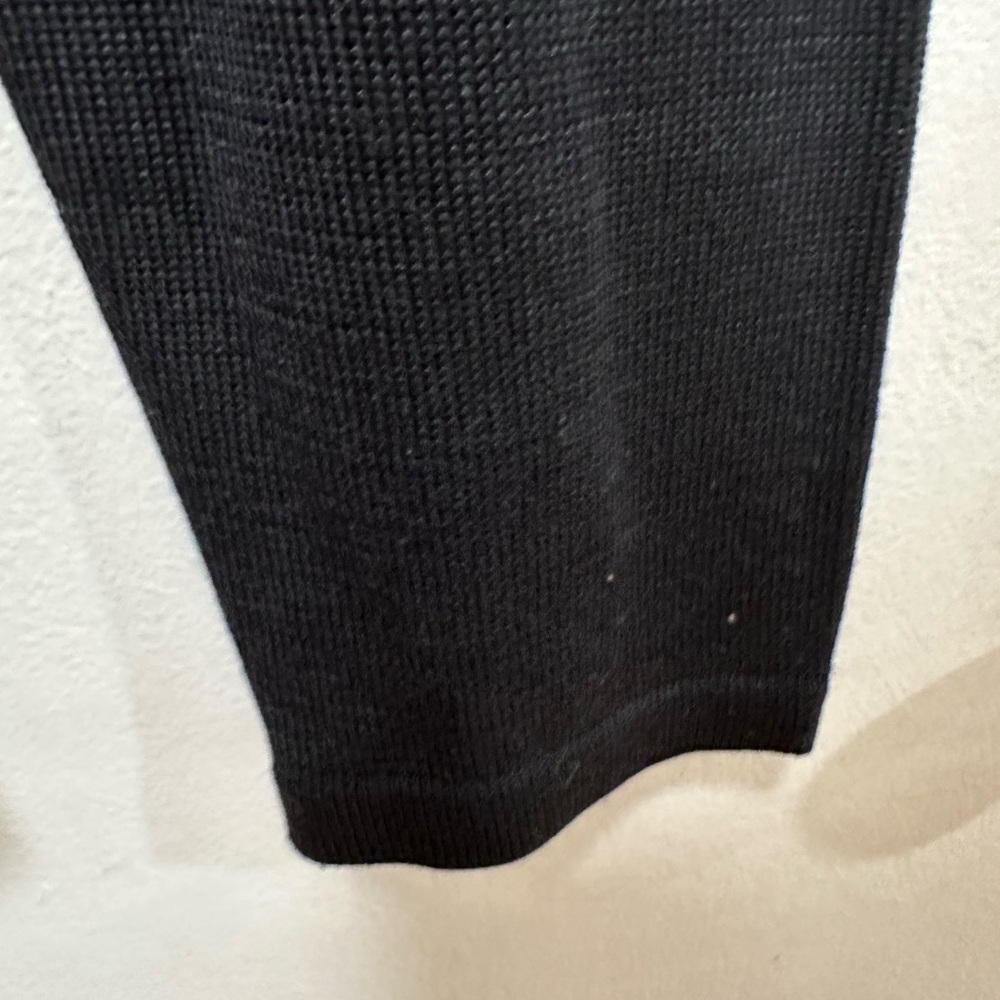 Neiman Marcus large, 100%silk sweater. True Black. Excellent preloved condition. - Picture 4 of 5